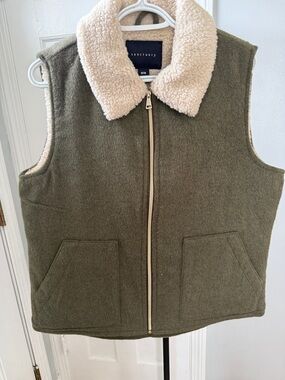 Sanctuary Olive Green Vest with Cream Sherpa Collar